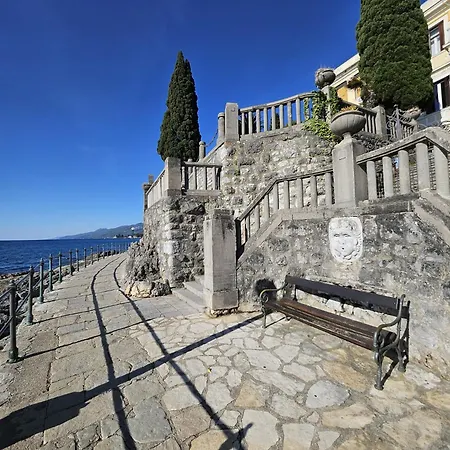 Prosecco Di アパート オパティヤ